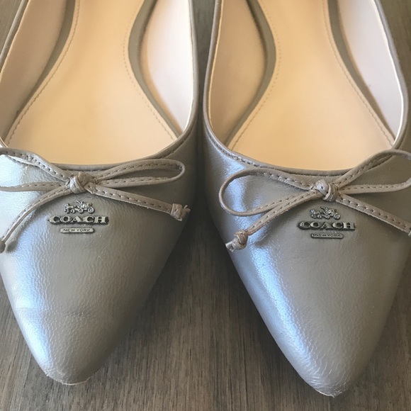 Coach gray pointy toe flats sz9 - Picture 2 of 8